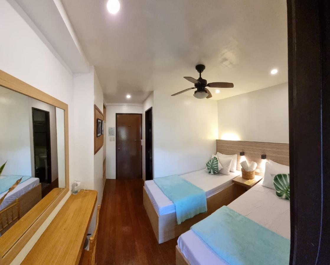 Aquaventure Reef Club Hotel Mabini  Exterior photo